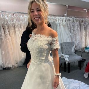 Lace bridal bolero or dress topper